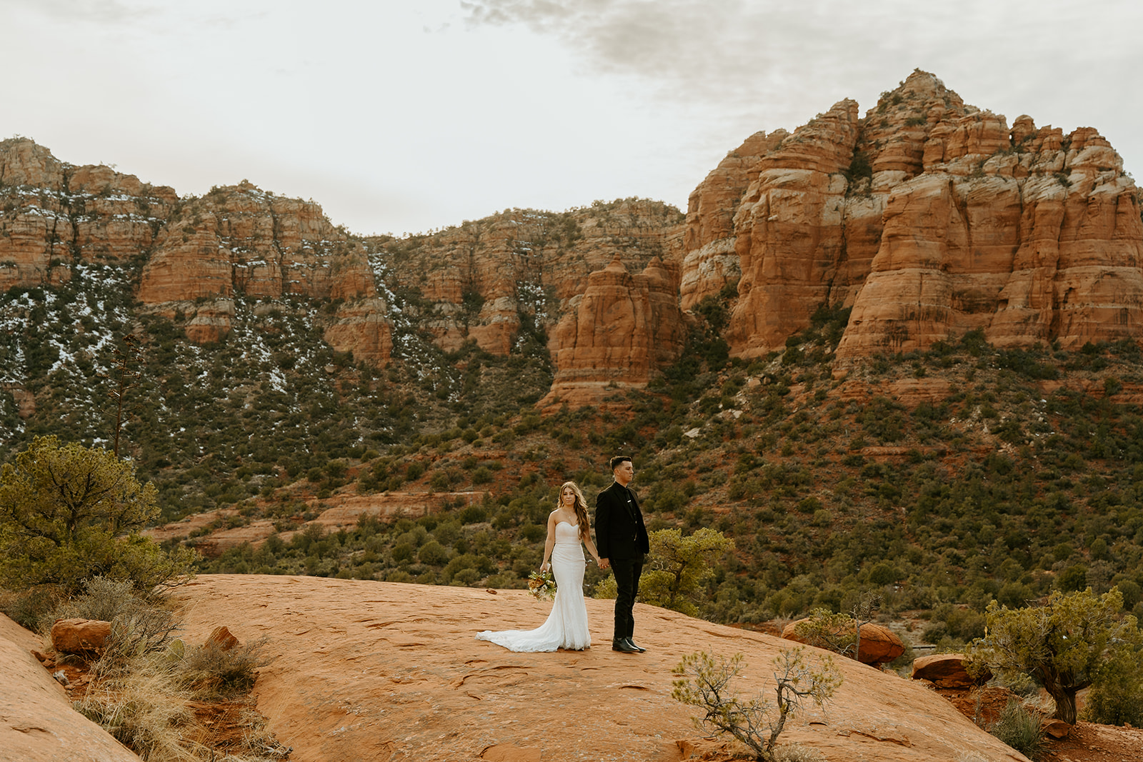 Reno Wedding Photographer captures bride and groom before wedding day hike