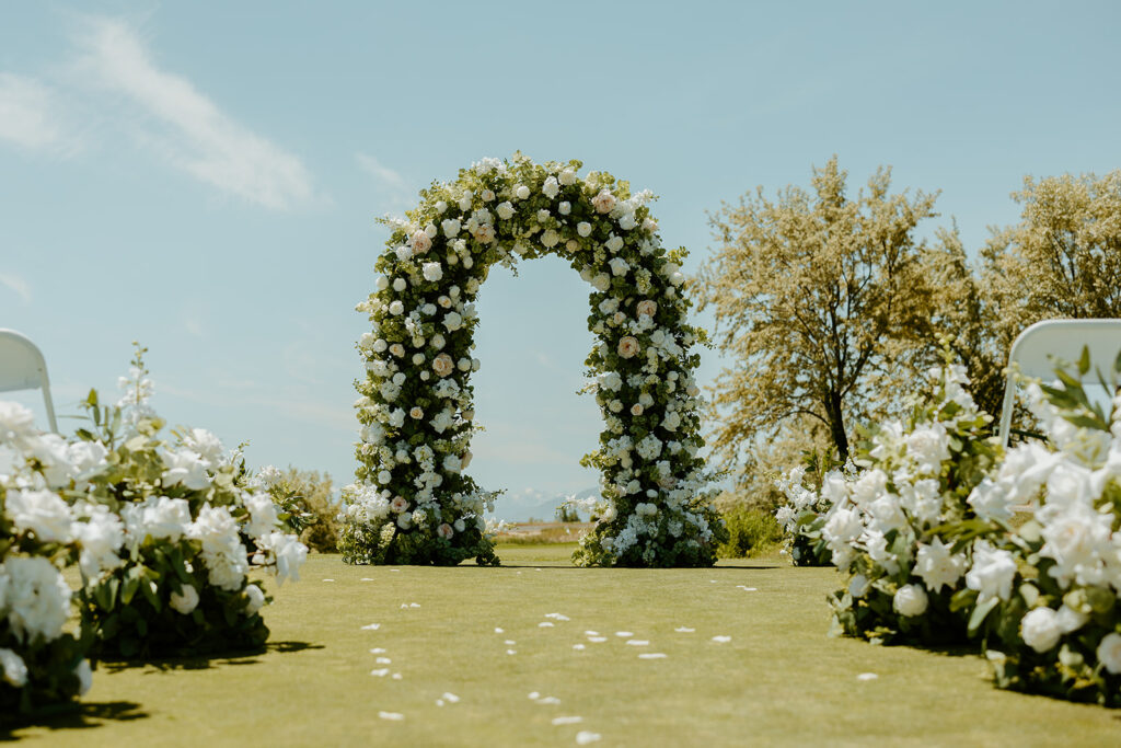 Reno Wedding Photographer captures outdoor wedding ceremony